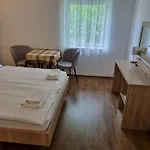 ádám Vendégház 4*
