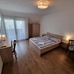 ádám Affittacamere 4*