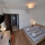 ádám 4*