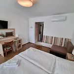 ádám 4*