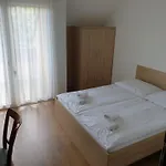 ádám 4*