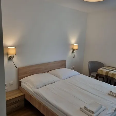 Adam Apartmanhaz Siófok