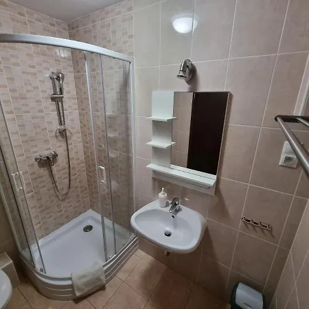 Adam Apartmanhaz بيت ضيافة شيوفوك