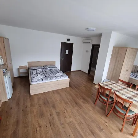 Adam Apartmanhaz Pensjonat