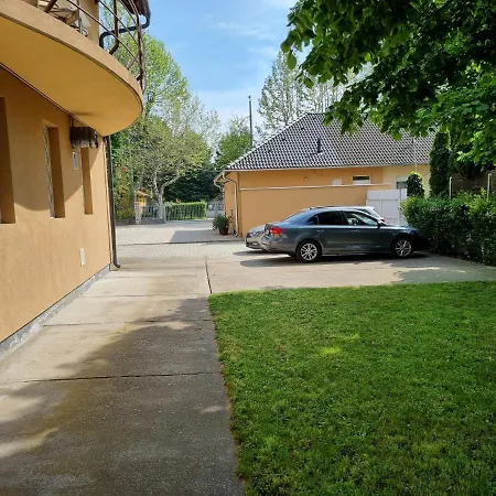 Konukevi Adam Apartmanhaz 3*