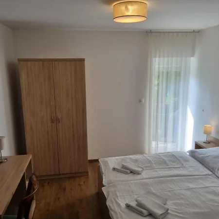 Adam Apartmanhaz בית הארחה