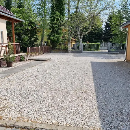 Adam Apartmanhaz Pensjonat Siófok