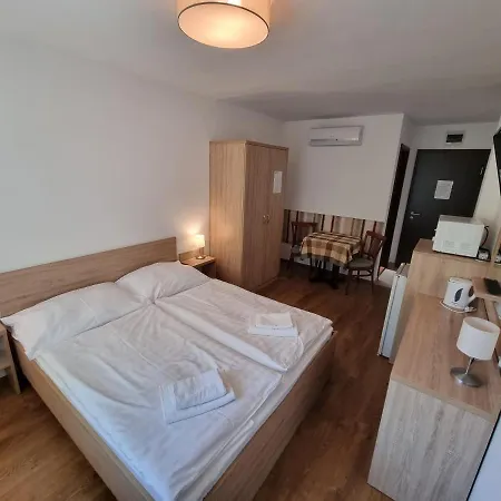 بيت ضيافة Adam Apartmanhaz