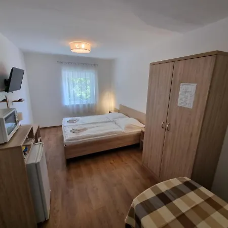 Adam Apartmanhaz Gasthuis