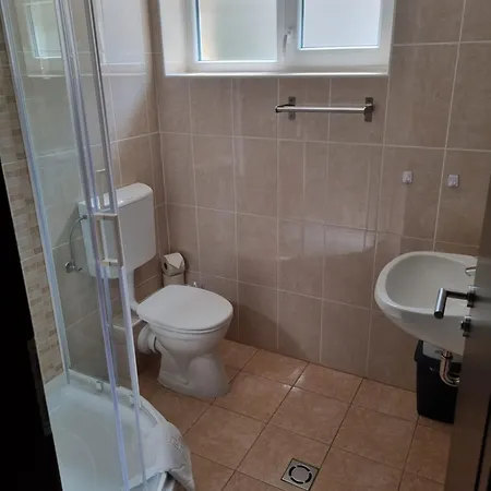Adam Apartmanhaz Gasthuis Siófok