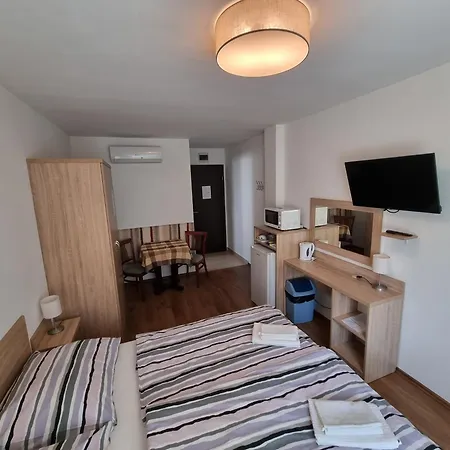 Adam Apartmanhaz 4* Siófok