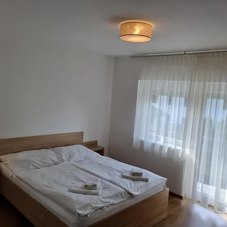 Pensjonat Adam Apartmanhaz Siófok