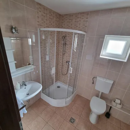 Adam Apartmanhaz Pensjonat *