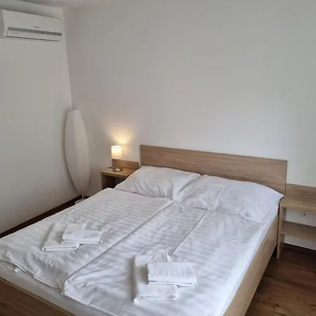 Adam Apartmanhaz Gasthuis *