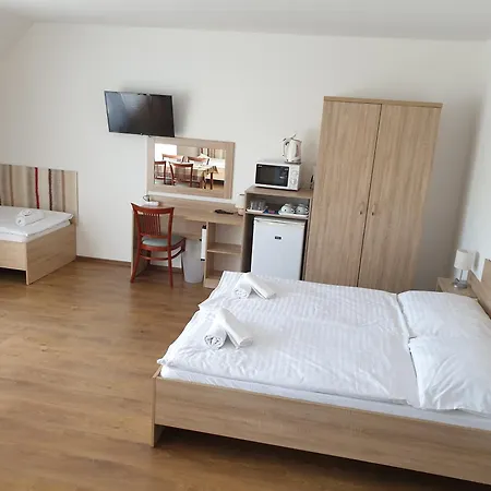 Adam Apartmanhaz بيت ضيافة شيوفوك