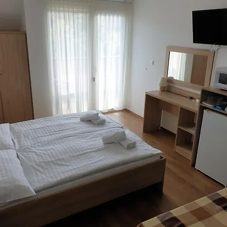 Adam Apartmanhaz * Siófok