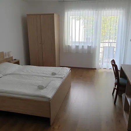 Adam Apartmanhaz Siófok