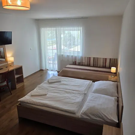 Adam Apartmanhaz Siófok