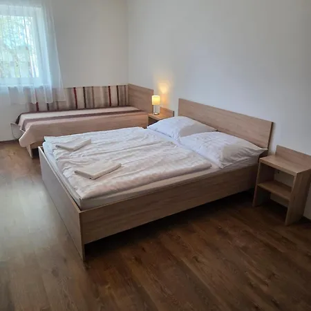 Adam Apartmanhaz * Siófok