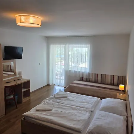 Adam Apartmanhaz