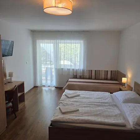 Adam Apartmanhaz Gasthuis *