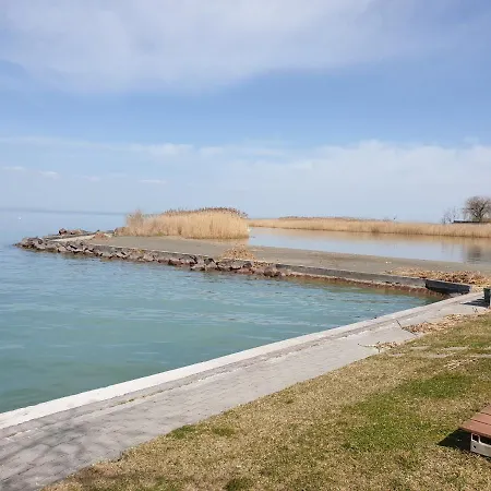 Adam Apartmanhaz Siofok