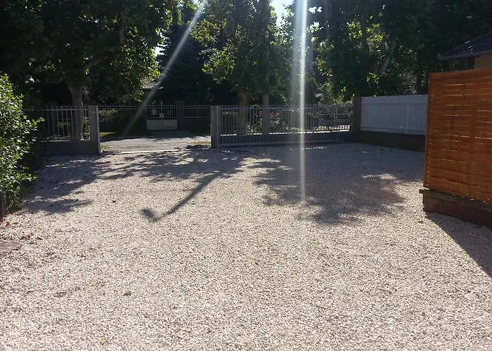 Adam Apartmanhaz Pensjonat 3*