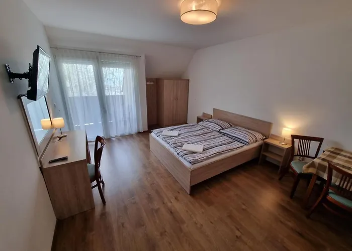 Adam Apartmanhaz Pensjonat 3*