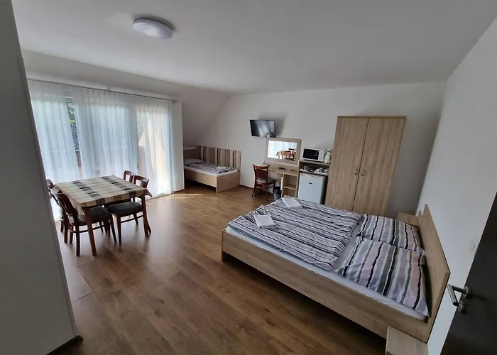 Gasthof Adam Apartmanhaz Siófok