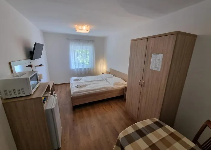 Adam Apartmanhaz Pensjonat