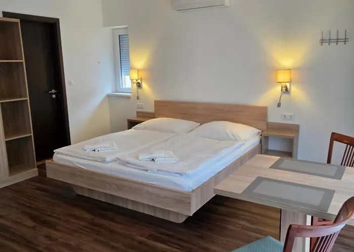 Adam Apartmanhaz Pensjonat