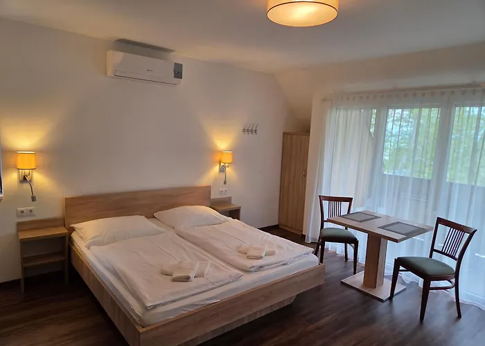 Adam Apartmanhaz Gasthof 3*